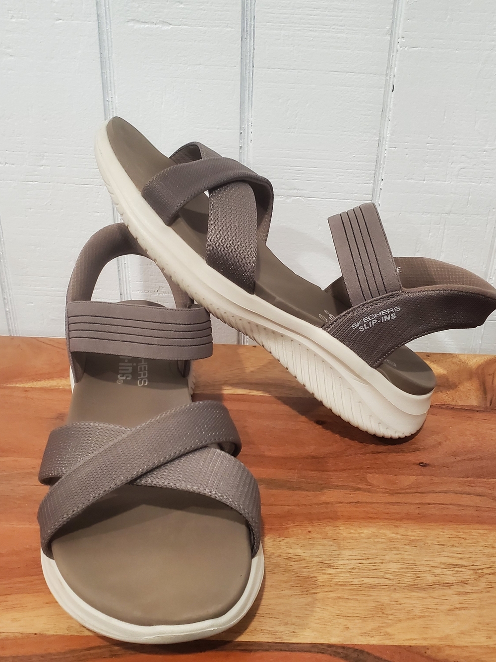 Skechers Slip Ons Ultra Flex 3.0 Never Better Women’s US 9 Taupe